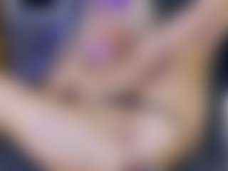 Tania44b MILF webcam performer live streaming