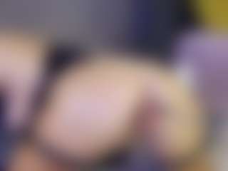 Live cam show with Tania44b - Athletic Tease on Soda Cam