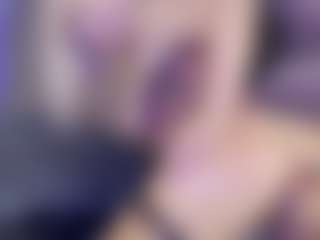 Live cam show with Tania44b - Athletic Middle Aged on Dolls Live