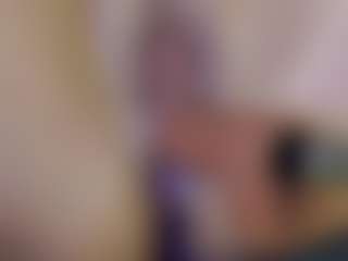 Tania44b MILF webcam performer live streaming