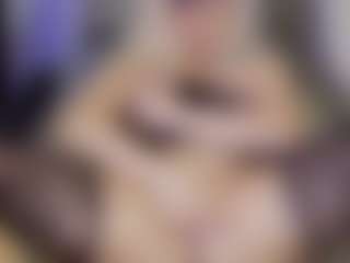 Tania44b's Live Sex Cam Show
