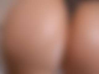Live cam show with CatalinaRestrepo - Athletic Shaved Pussy on Big Tits