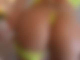 Live cam show with CatalinaRestrepo - Athletic Shaved Pussy on Camsoda