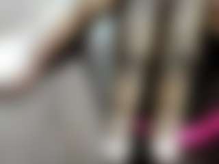 Live cam show with ebonydreamiin - Teen (18+) on studioflirtlive.com