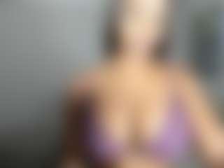 Live cam show with ebonydreamiin - BBW on Camiplay Live