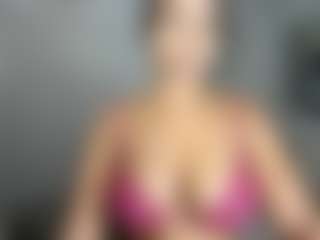 Live cam show with ebonydreamiin - Rub on Cam Slut