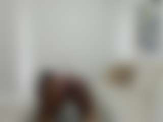 Live cam show with ebonydreamiin - Sexwebcam Curvy on Chatstar