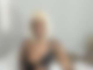 Live cam show with ebonydreamiin - Cute on CamClone