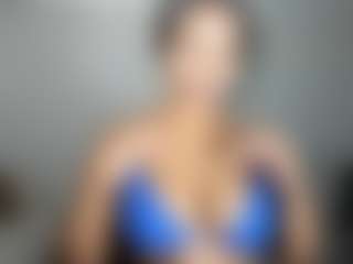 Live cam show with ebonydreamiin - Kinky on AdultVida.com
