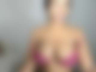 Live cam show with ebonydreamiin - Foot Fetish Curvy on AdultVida.com