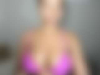Live cam show with ebonydreamiin - Pornstar Toys on luckytryst.com