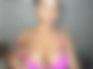 Live cam show with ebonydreamiin - Squirt Latina on Camsoda | colombia