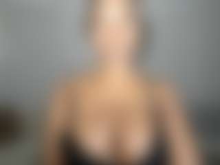 Live cam show with ebonydreamiin - Rub on infinitiblacc.com