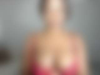 Live cam show with ebonydreamiin - Morena on CamwithHer