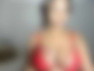 Live cam show with ebonydreamiin - Black BBW on AdultVida.com