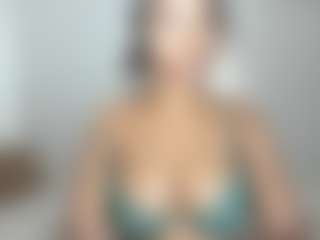 Live cam show with ebonydreamiin - Tease Black on Camsoda | colombia