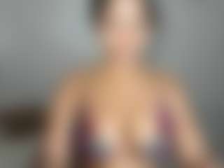 Live cam show with ebonydreamiin - Curvy Teen (18+) on Camming Site