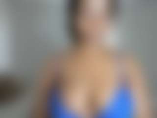 Live cam show with ebonydreamiin - Black Squirt on Stripli.com