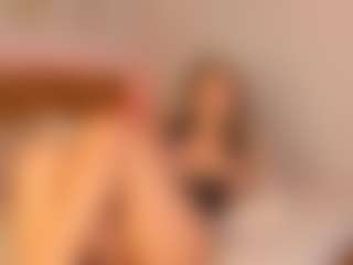 Live cam show with Kristal Connor - Shaved Pussy Curvy on Camsoda