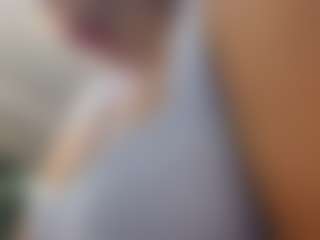 Live cam show with Nia Harriss - Ohmibod on Camsoda