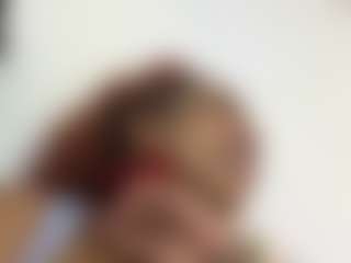 Live cam show with Nia Harriss - Doll on AdultVida.com