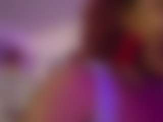 Live cam show with Nia Harriss - Brown Hair on Camsoda