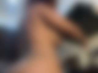 Live cam show with Nia Harriss - BBW Shaved Pussy on Camsoda