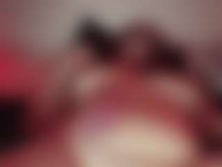 Live cam show with Onlygirlintheworld - Hairy Pussy on AdultVida.com