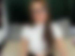 im-aliss MILF webcam performer live streaming