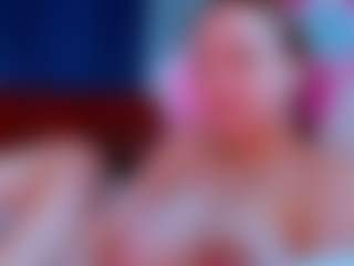 Live cam show with AndreaSvel - Public Brown Hair on livesuperchat.net