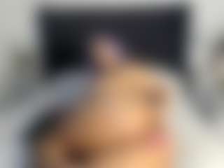Live cam show with Kourtney Lee - Grandes Tetas on wildcum.com