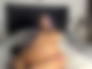 Live cam show with Kourtney Lee - BBW Young Adult on Dare Cams
