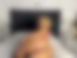 Live cam show with Kourtney Lee - White on Camsoda