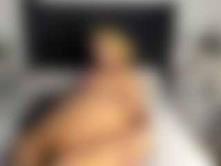 Live cam show with Kourtney Lee - Anal White on SxyPornLive