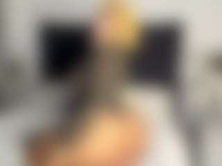 Live cam show with Kourtney Lee - White Curvy on pussylord.com