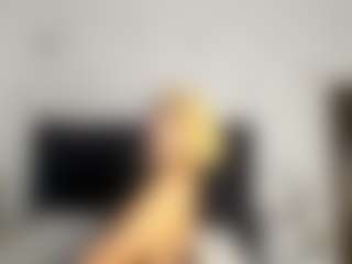 Live cam show with Kourtney Lee - Amateur on Strip Flash - Live Sex Shows