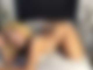 Live cam show with Kourtney Lee - Flirt Young Adult on Camsoda