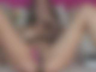 Live cam show with LoriMineli - Bedroom on crypto-cams