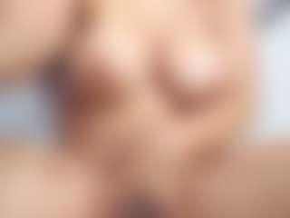 Live cam show with Ashly-Roberts - Middle Aged on Camsoda