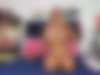 Live cam show with Emmily Giraldo - Spanking on AdultVida.com
