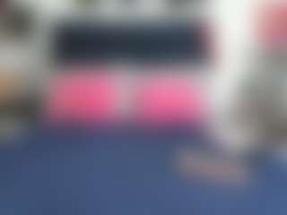 Live cam show with Emmily Giraldo - Skinny on AdultVida.com