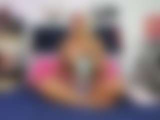 Live cam show with Emmily Giraldo - Nipple Piercings on AdultVida.com