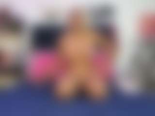 Live cam show with Emmily Giraldo - Genital Piercings on AdultVida.com