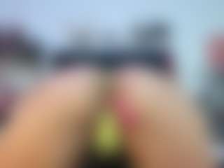 Live cam show with Emmily Giraldo - Green Eyes on Dare Cams