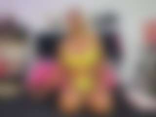 Live cam show with Emmily Giraldo - Handjob on StripNow