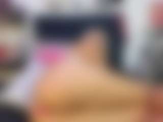 Live cam show with Emmily Giraldo - Green Eyes on SinfulBabes