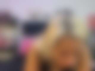 Live cam show with Emmily Giraldo - Bedroom on StripNow