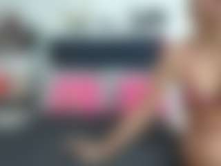 Live cam show with Emmily Giraldo - Fuck Machine on Camsoda