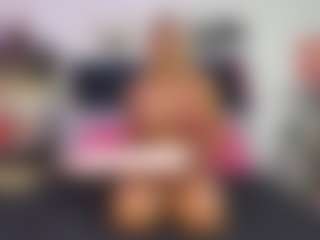 Live cam show with Emmily Giraldo - Green Eyes on liverealitysex.com