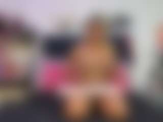 Live cam show with Emmily Giraldo - Deepthroat on CSO-WL